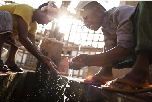The Beauty of Giving – Alexandre.J with Refugees